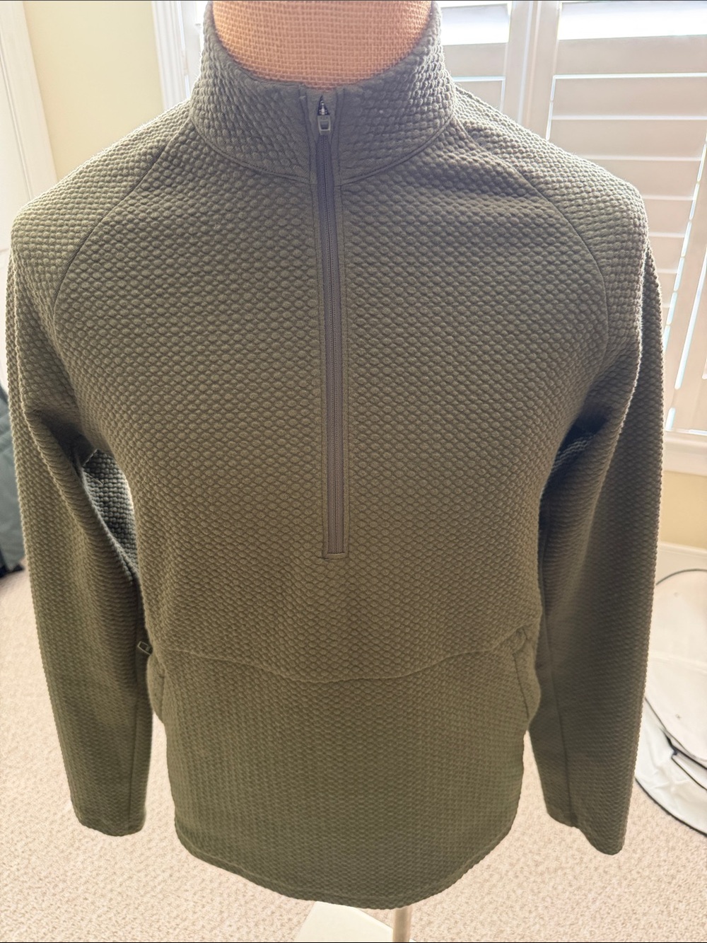 Lululemon textured double knit 1/2 zip, moss green, EUC, Medium